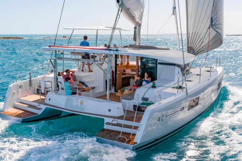 LOUER UN BATEAU, AVEC OU SANS SKIPPER ?