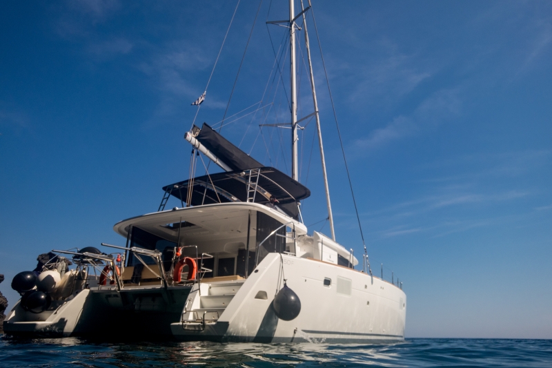 Stage catamaran en Méditerranée – Manœuvres de port et perfectionnement Chef de Bord