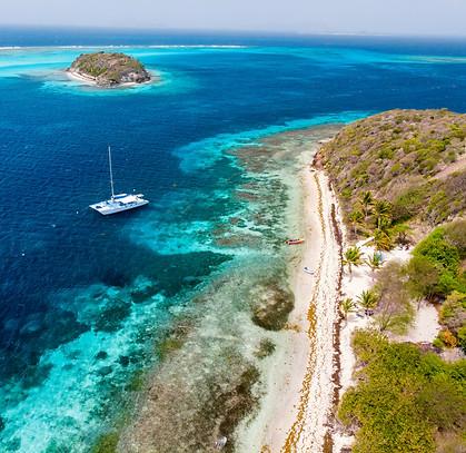 Cap sur les Tobago Cays et leur lagon protégé par une barrière de corail.